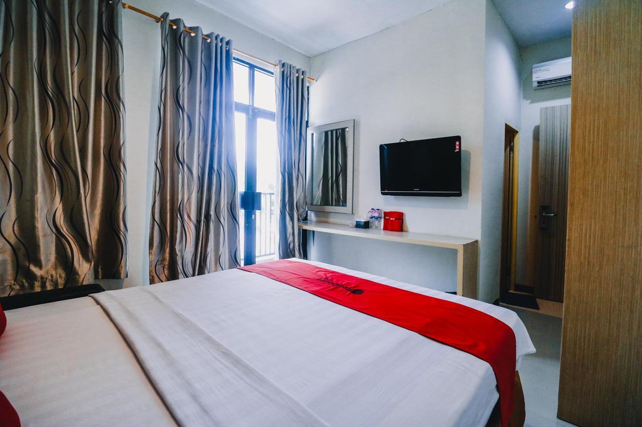เรดดอร์ซ พลัส เนียร์ สุลต่าน ฮาซานุดดิน แอร์พอร์ต Hotel มากาซาร์ ภายนอก รูปภาพ