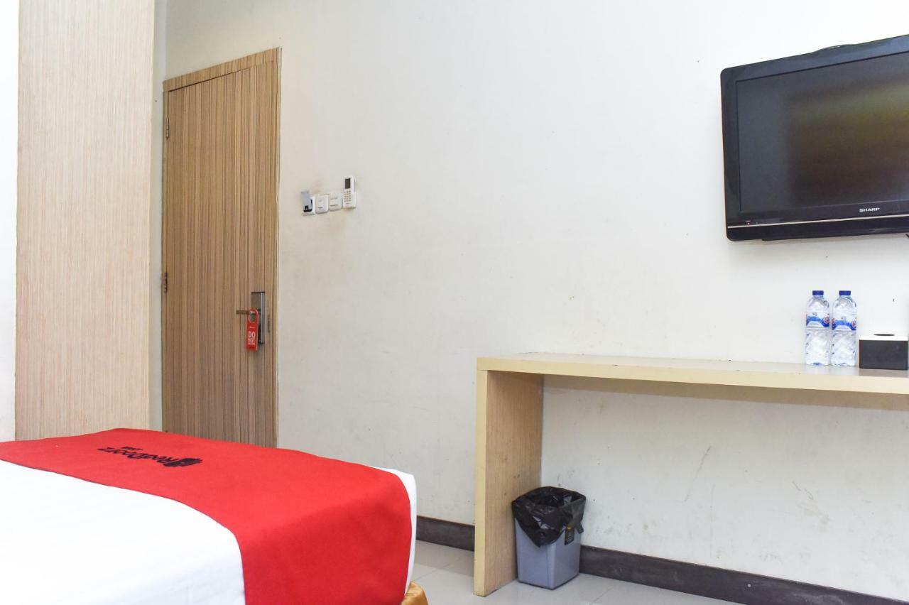 เรดดอร์ซ พลัส เนียร์ สุลต่าน ฮาซานุดดิน แอร์พอร์ต Hotel มากาซาร์ ภายนอก รูปภาพ