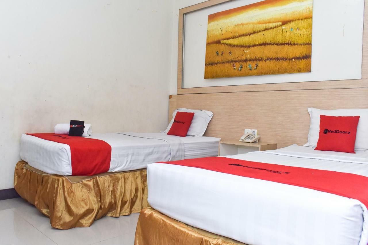 เรดดอร์ซ พลัส เนียร์ สุลต่าน ฮาซานุดดิน แอร์พอร์ต Hotel มากาซาร์ ภายนอก รูปภาพ