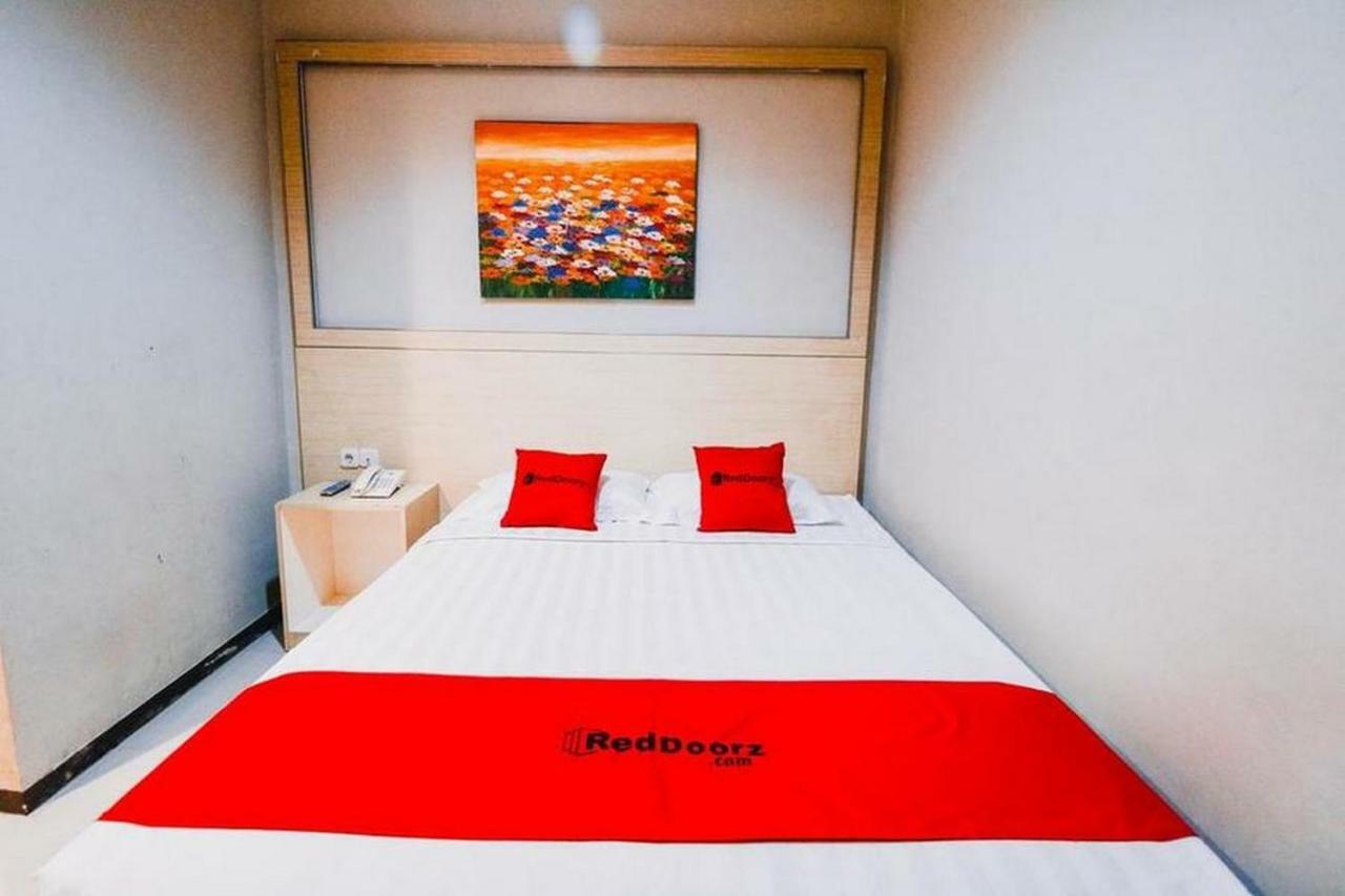 เรดดอร์ซ พลัส เนียร์ สุลต่าน ฮาซานุดดิน แอร์พอร์ต Hotel มากาซาร์ ภายนอก รูปภาพ