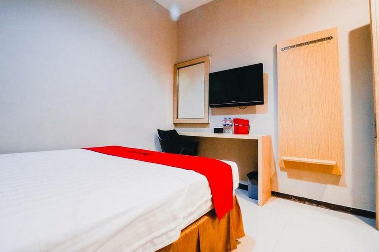 เรดดอร์ซ พลัส เนียร์ สุลต่าน ฮาซานุดดิน แอร์พอร์ต Hotel มากาซาร์ ภายนอก รูปภาพ