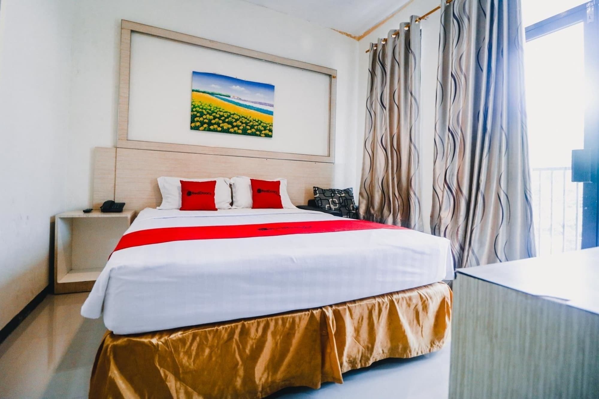 เรดดอร์ซ พลัส เนียร์ สุลต่าน ฮาซานุดดิน แอร์พอร์ต Hotel มากาซาร์ ภายนอก รูปภาพ